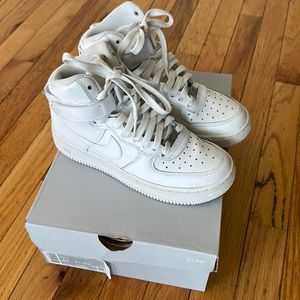 EUC Nike Air Force 1 High LE